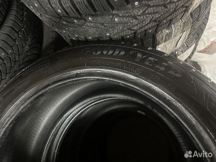 Goodyear Ultra Grip Ice Arctic 2 275/45 R20 110