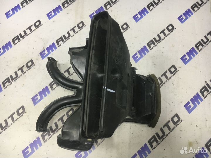 Воздуховод отопителя Рено Сценик 1