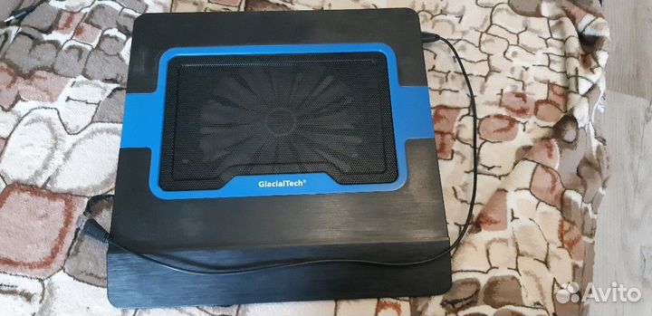 Подставка с охлаждением