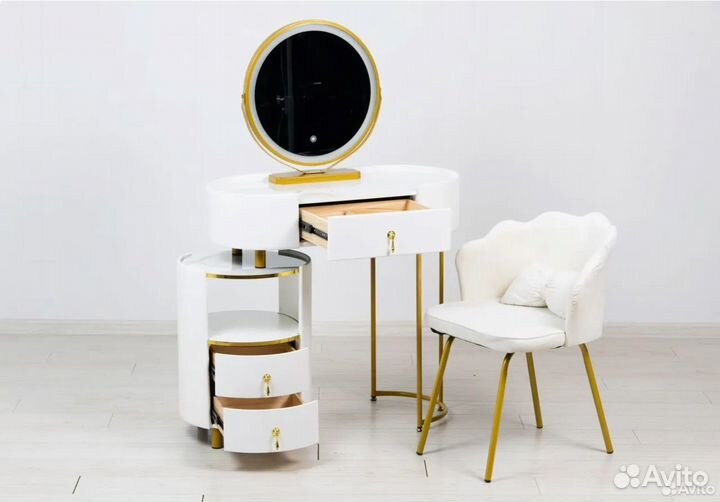 Туалетный столик. Консольный столик