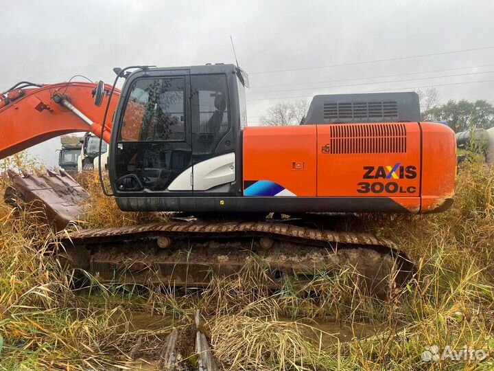 Гусеничный экскаватор Hitachi ZX300LC-5A, 2022