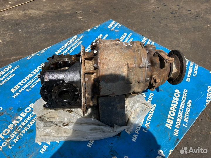 Средний редуктор. Howo Zz3257M3247W