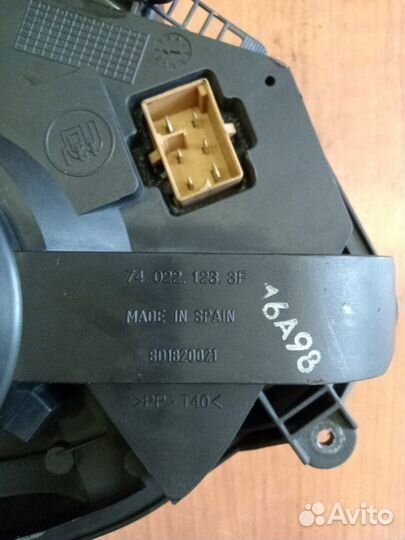 Мотор печки (вентилятор отопителя) Volkswagen