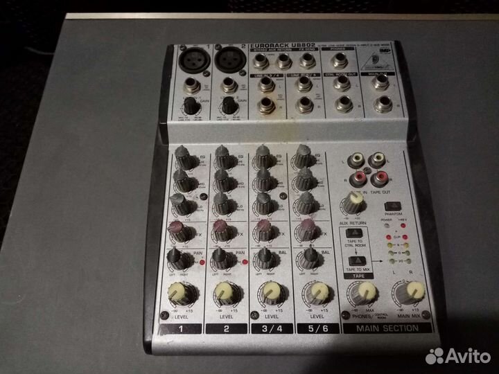 Микшерный пульт behringer