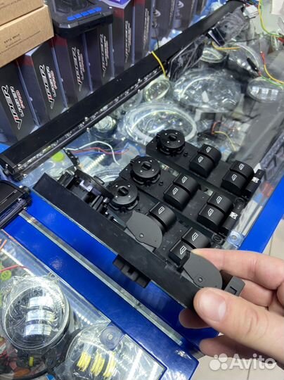 Блок управления стеклоподъемниками Ford Focus 2