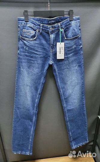 Джинсы Armani не зауженные