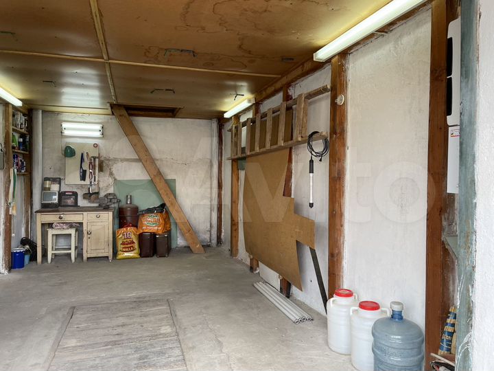 Гараж, > 30 м²