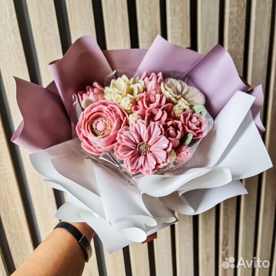 Букет из шоколадных цветов на 1 сентября