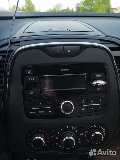 Штатная Магнитола и рамка Renault kaptur колонки