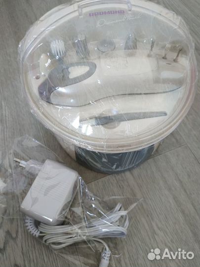 Маникюрный аппарат, воротник вязаный