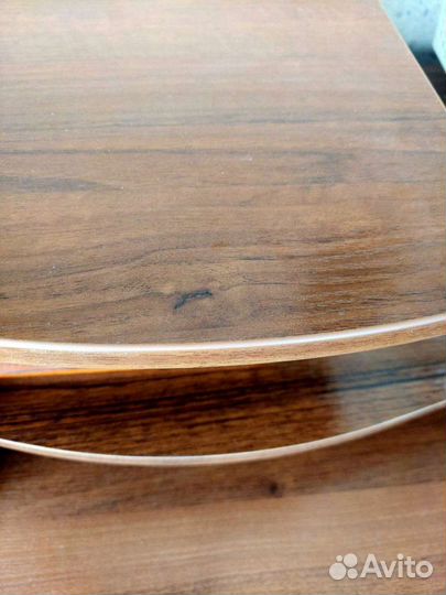 Большой компьютерный стол на колесиках