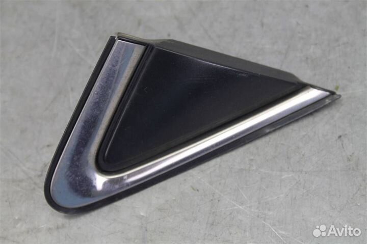 Накладка зеркала правого Nissan Sentra B17