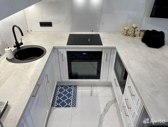 Кухонные гарнитруы