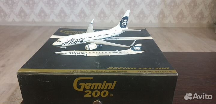 Коллекционная модель самолета