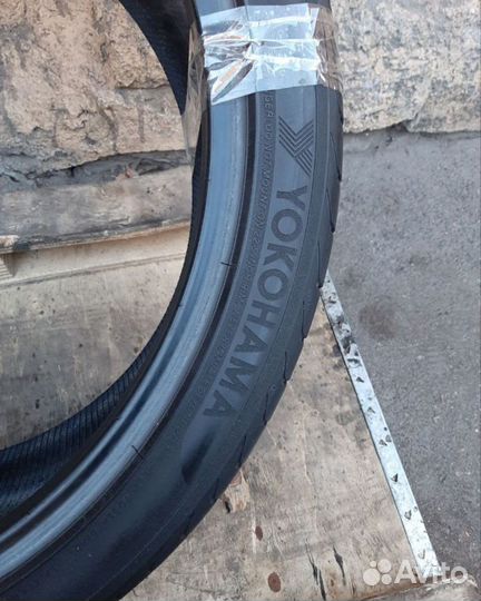 Yokohama Advan Sport V105 275/35 R22 104Y