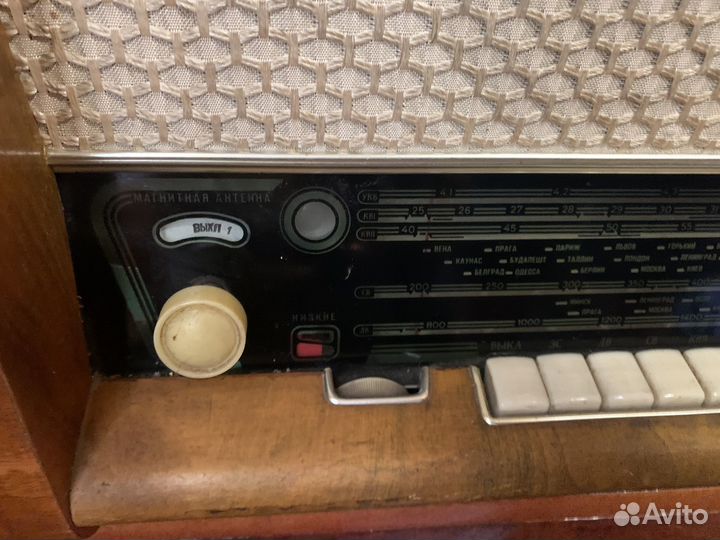 Радиола Волга