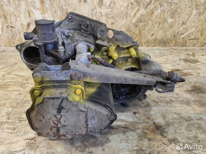 Коробка передач Volkswagen Passat B3 1.8 RP