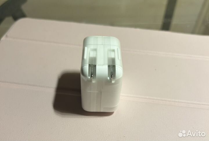 Блок зарядки iPhone 12W