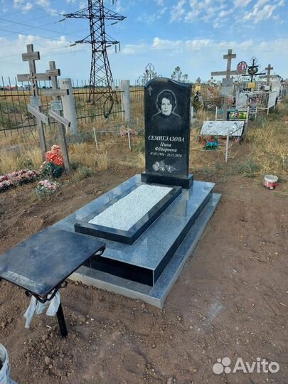 Изготовление и установка памятников, аналоев,оград