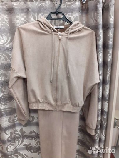 Спортивный костюм женский