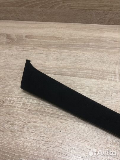 Обшивка стойки передней правой VW Touran