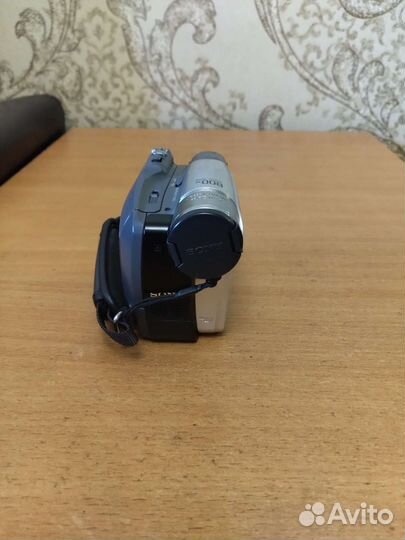 Видеокамера Sony DCR-HC46E