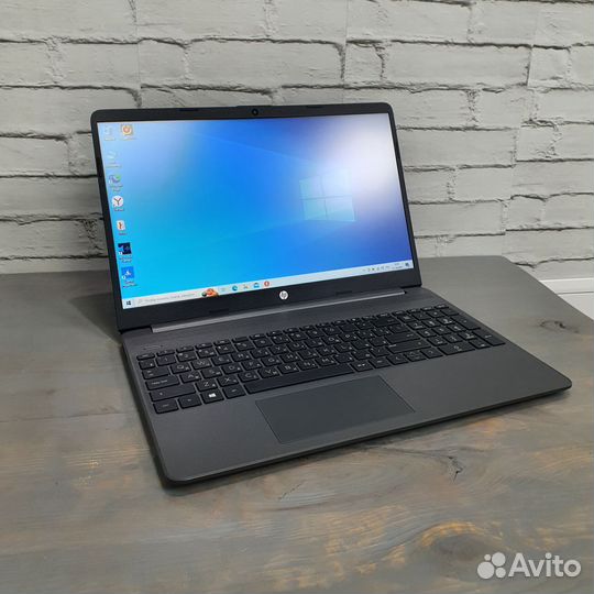 Ноутбук HP Laptop 15s-fq0056ur 15.6