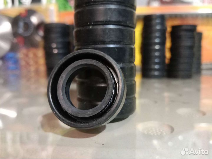 Сальники 15,5х25,5х7