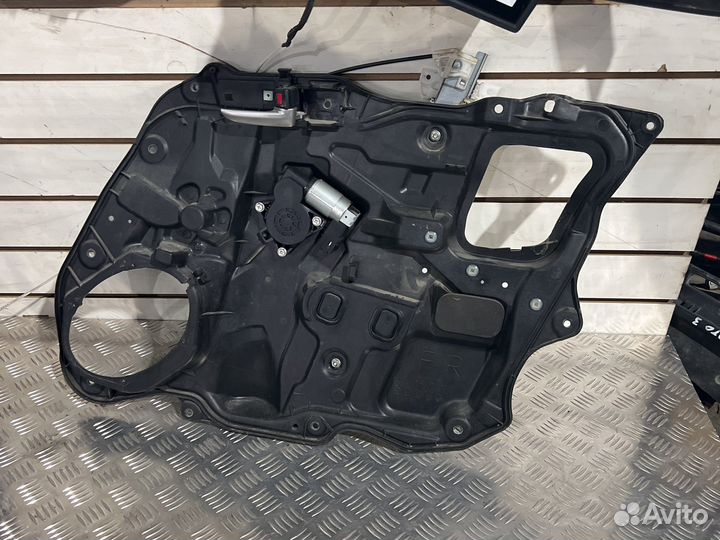 Стеклоподъемник передний правый mazda 3 bk