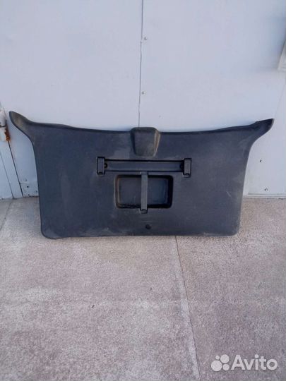 Opel Zafira B обшивки крышки багажника