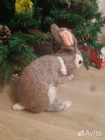 Вязаный заяц Интерьерная игрушка