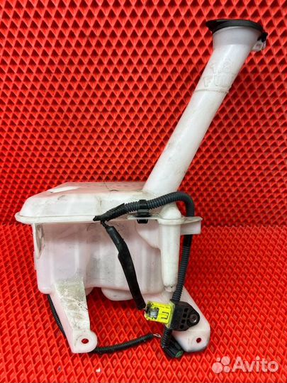 Бачок стеклоомывателя Toyota Spade NSP141 2016