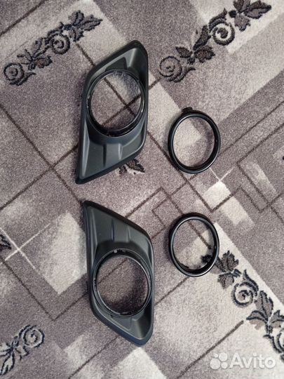 Эмблема решетки радиатора Nissan