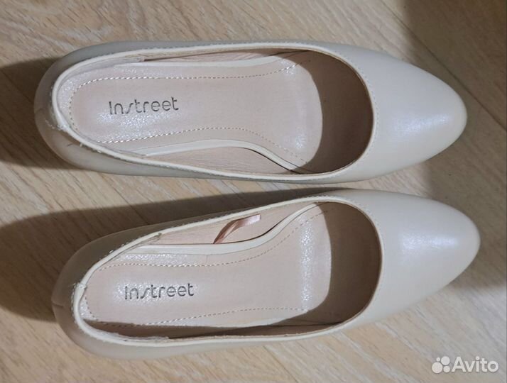 Туфли бежевые 36 размер