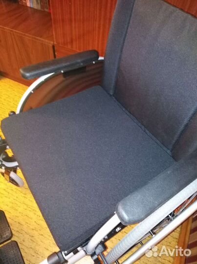 Кресло-коляска для инвалидов