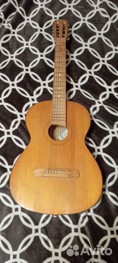 Акустическая гитара