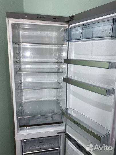 Холодильник Siemens