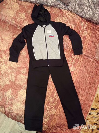 Спортивный костюм