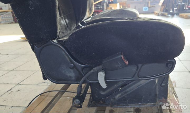 Сиденье водительское PTB б/у 20249