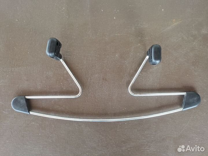 Вешалка в машину