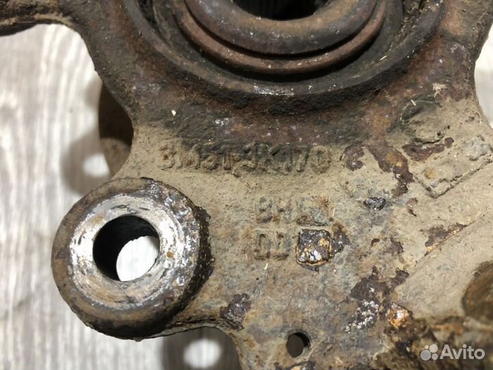 Кулак поворотный передний правый Ford Focus