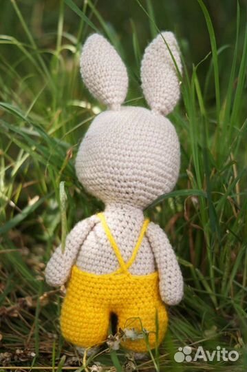 Вязаный зайчик
