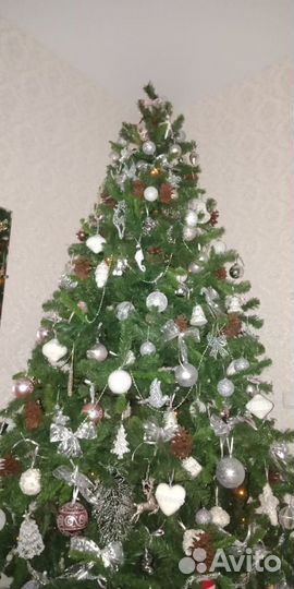 Елка искусственная королевская с шишками 240 см