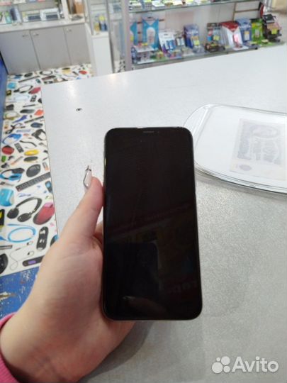 Телефон iPhone x 64