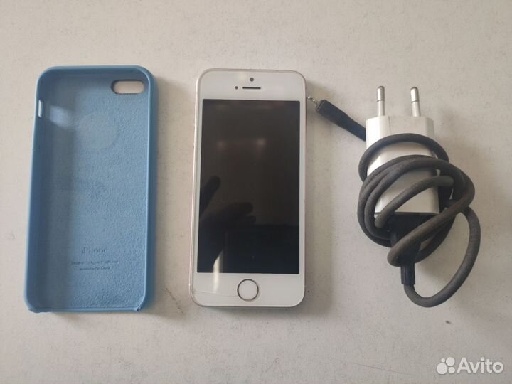 Телефон iPhone SE