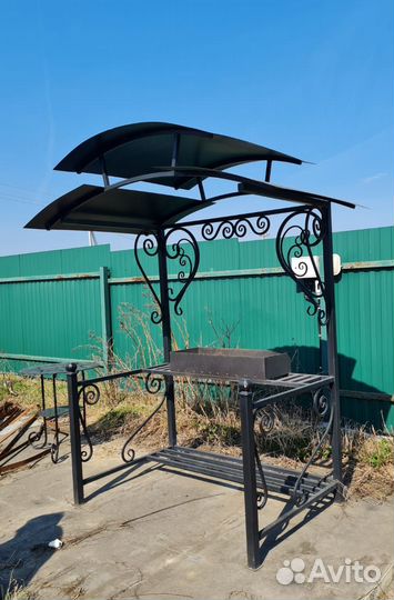 Кованые мангалы с крышей