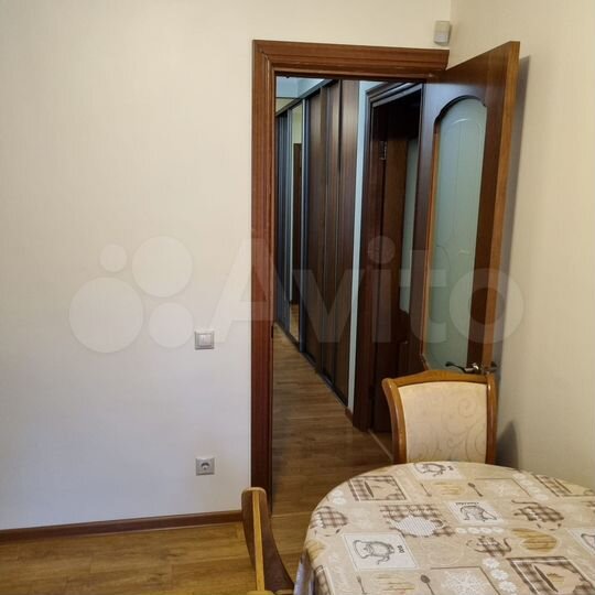 3-к. квартира, 74 м², 2/5 эт.