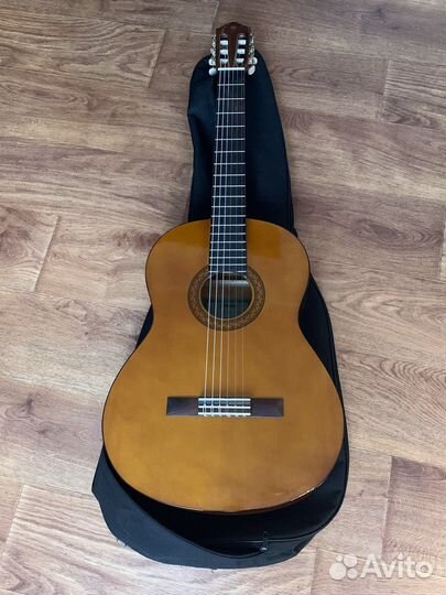 Классическая гитара yamaha c40