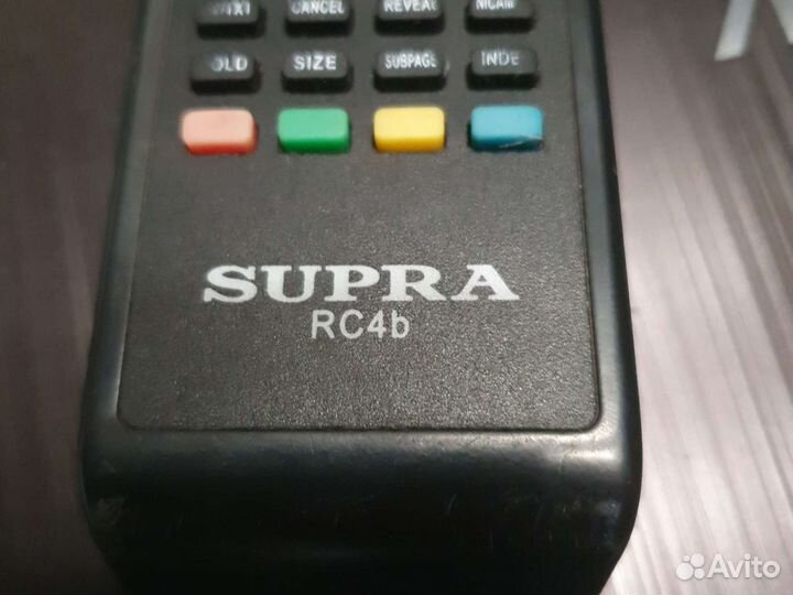 Пульт ы от телевизора и магнитолы