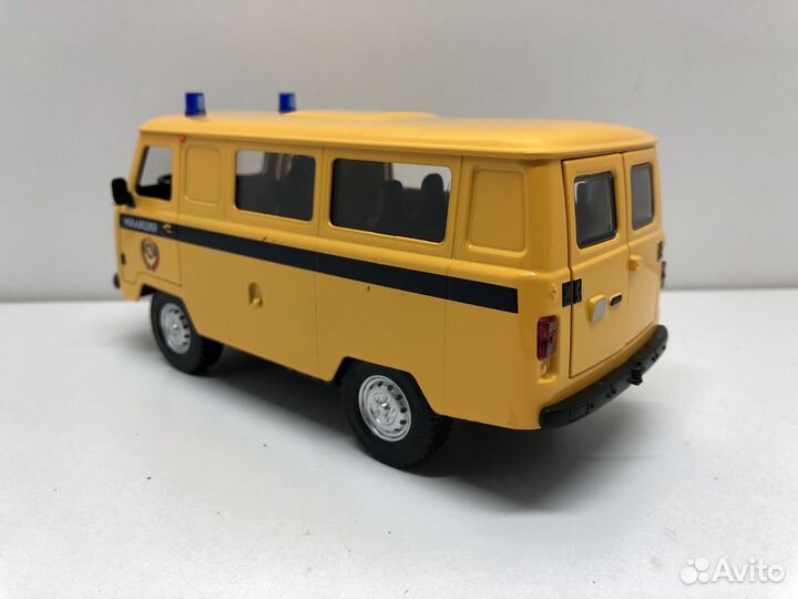 Модель автомобиля Буханка милиция